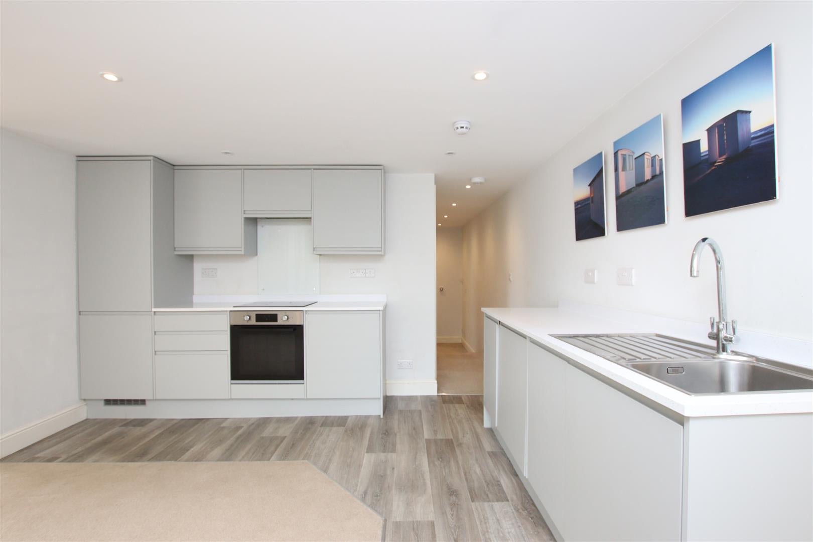 Flat Newbridge Road in Bath