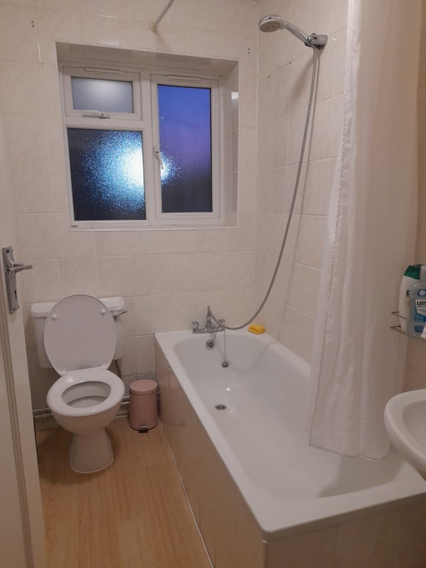 Room Graywood Court in Greater London