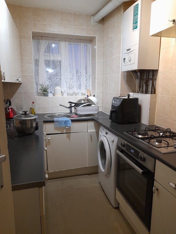Room Graywood Court in Greater London