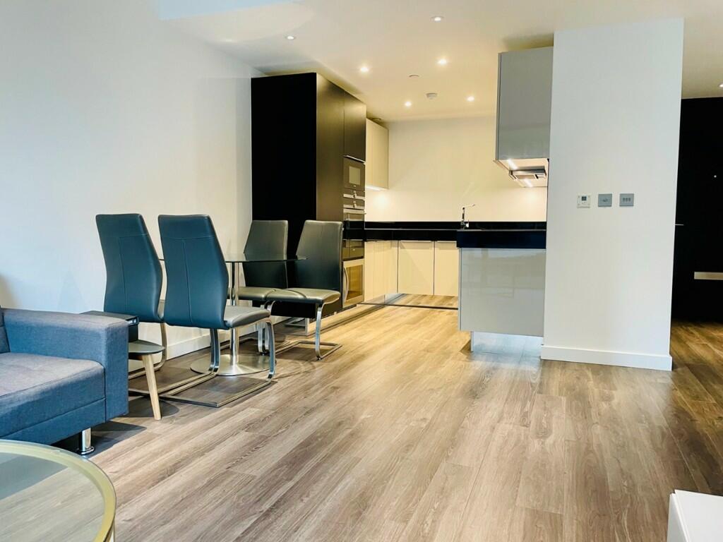 Flat Canter Way in Greater London