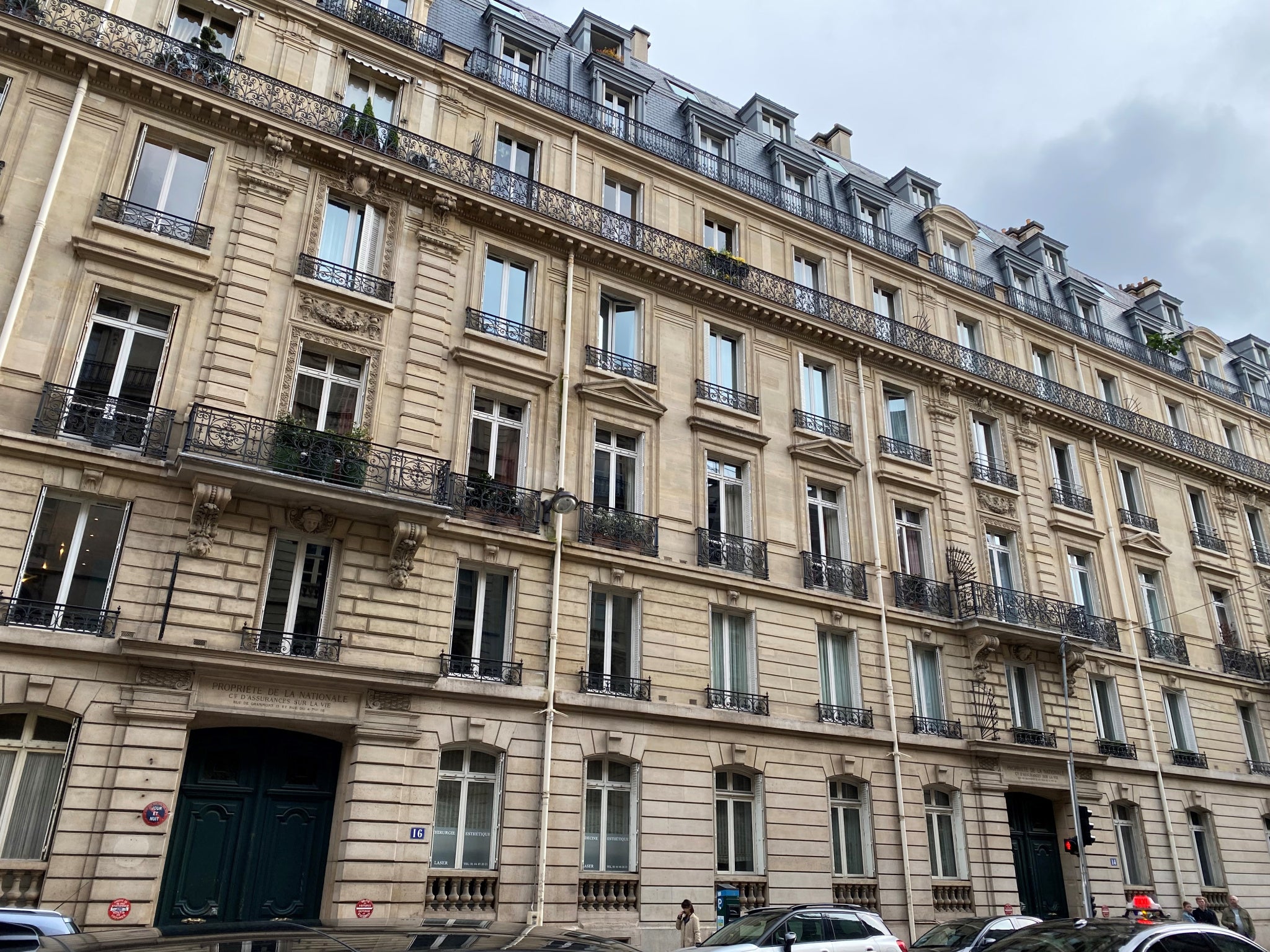Appartement Rue de Bassano à Paris