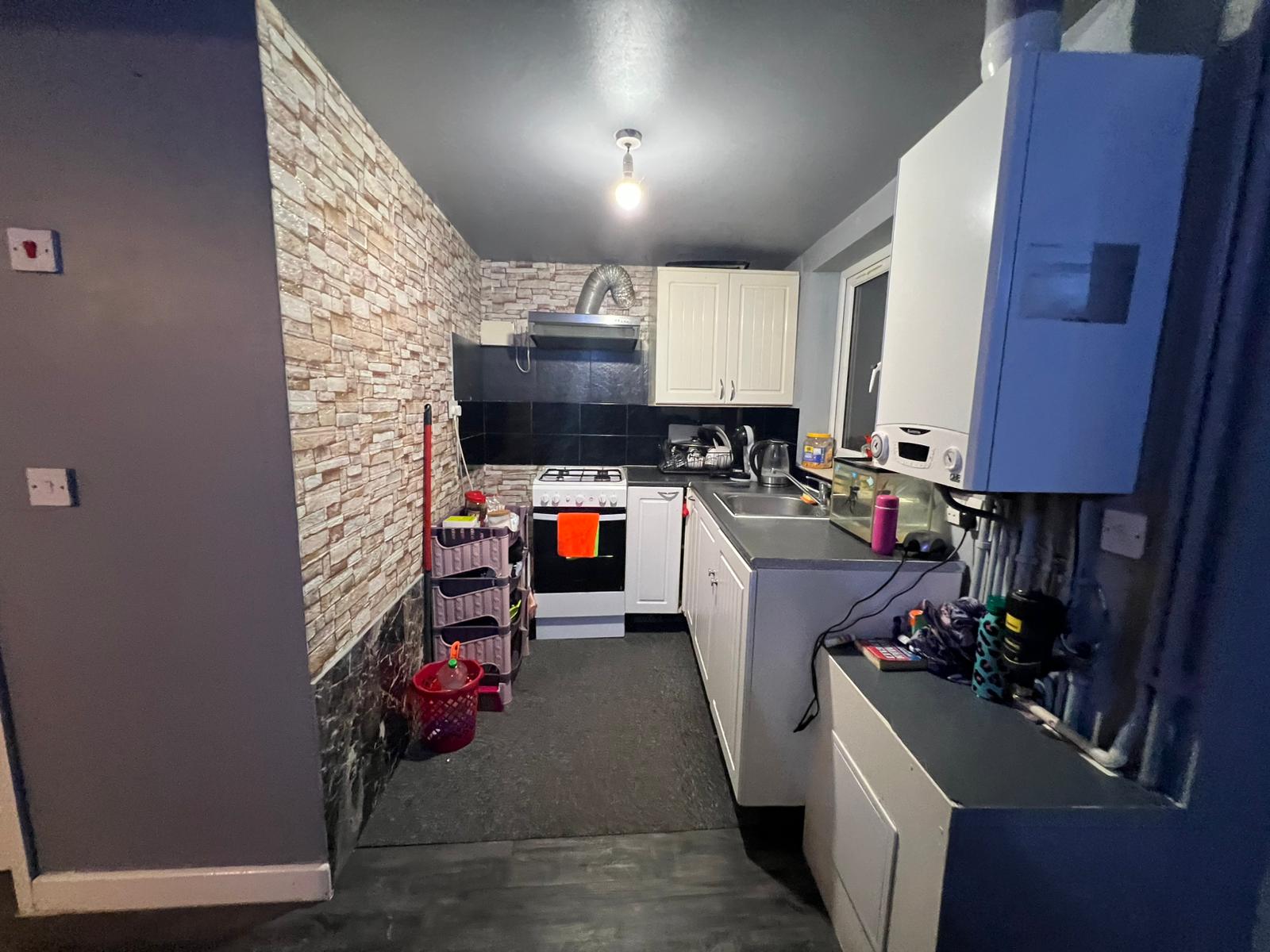 Flat Mayesbrook Road in Greater London