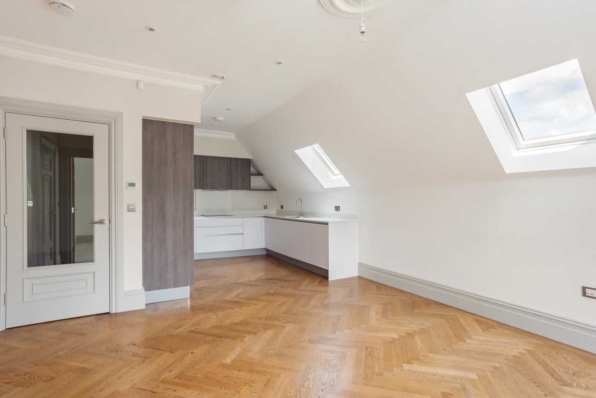 Flat Cranley Road in Guildford