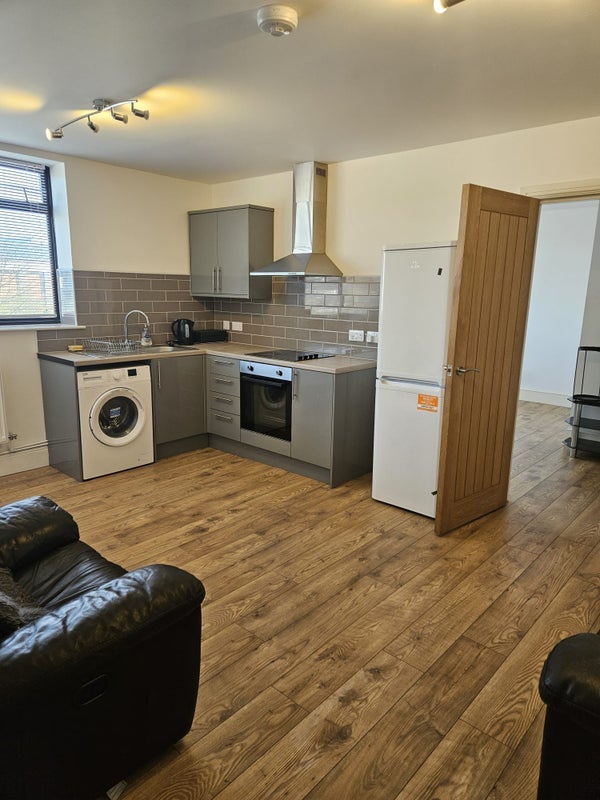 Room Edge Street in Stoke-on-Trent