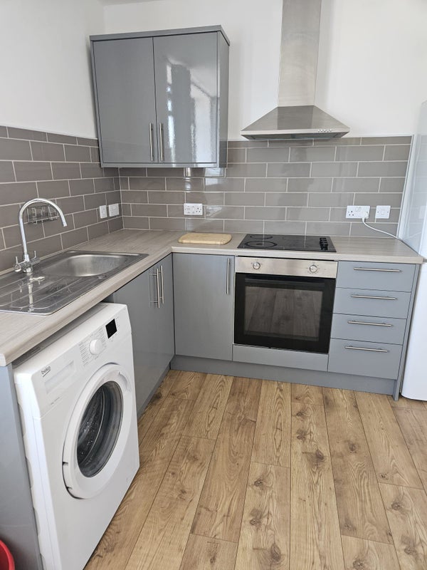 Room Edge Street in Stoke-on-Trent