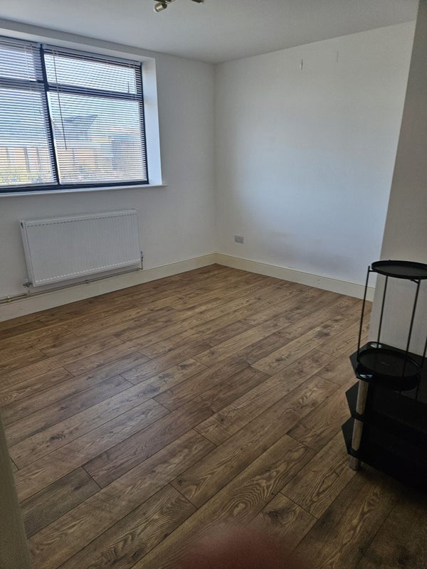 Room Edge Street in Stoke-on-Trent