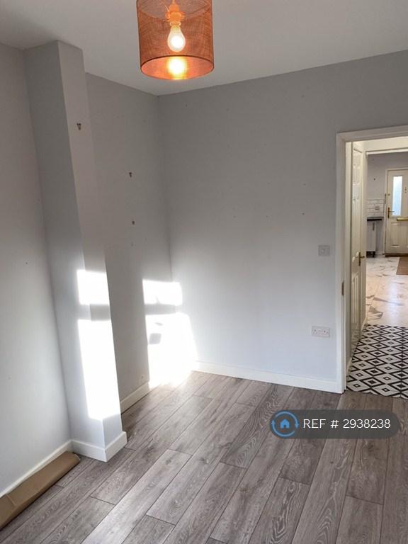 Room Staines Road East in Borough of Spelthorne