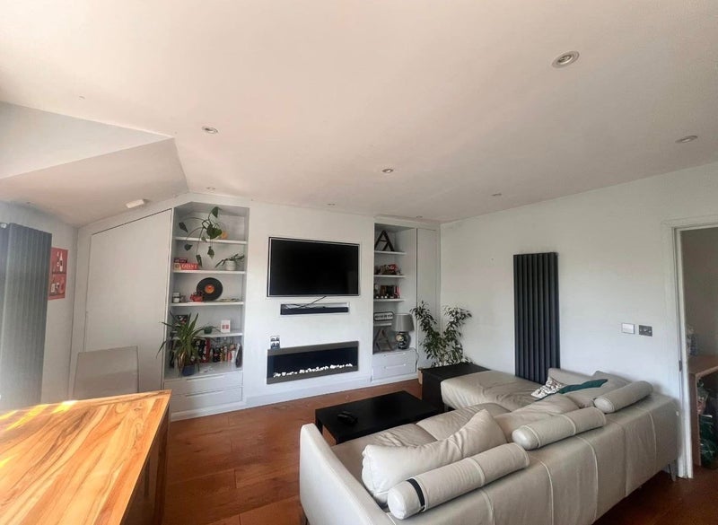 Room Oakdale Road in Greater London