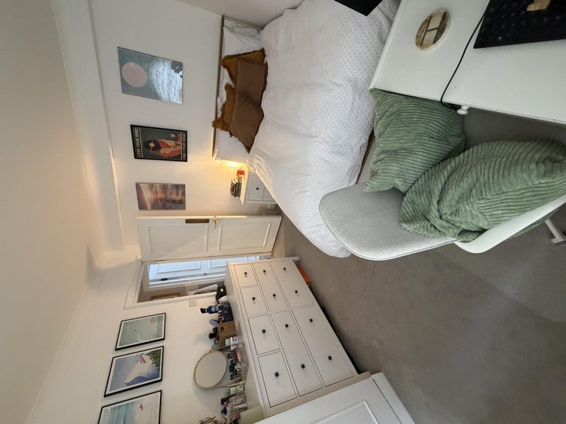 Room Glycena Road in Greater London