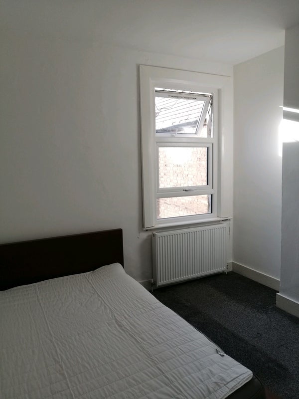 Room Windmill Road in Greater London