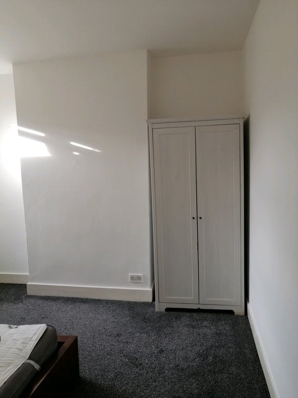 Room Windmill Road in Greater London