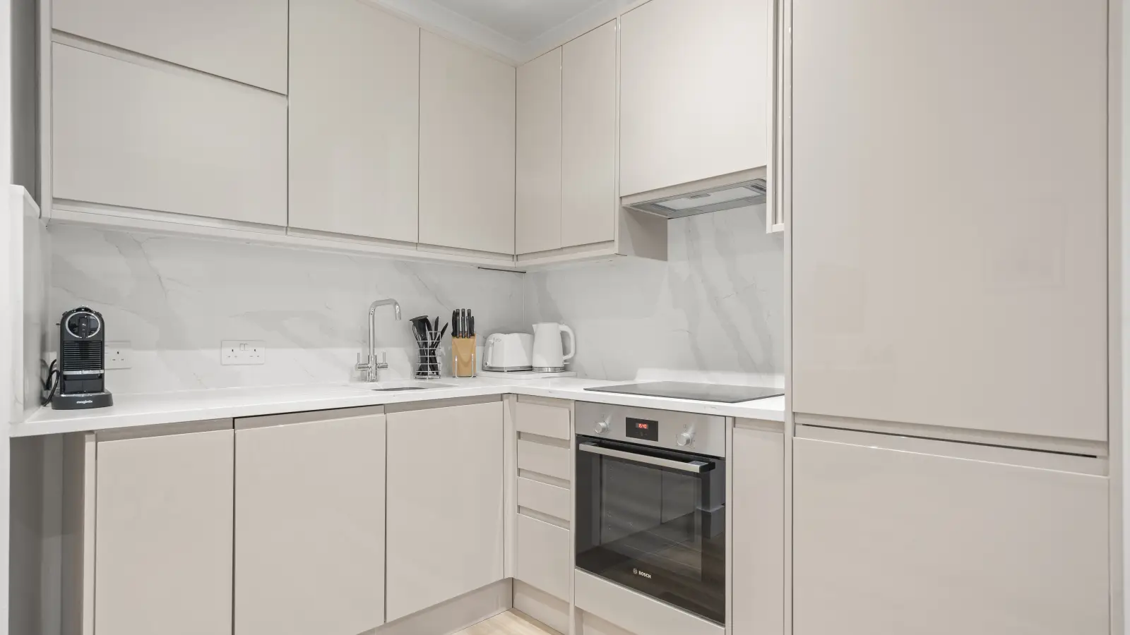 Flat Sussex Gardens in City of Westminster