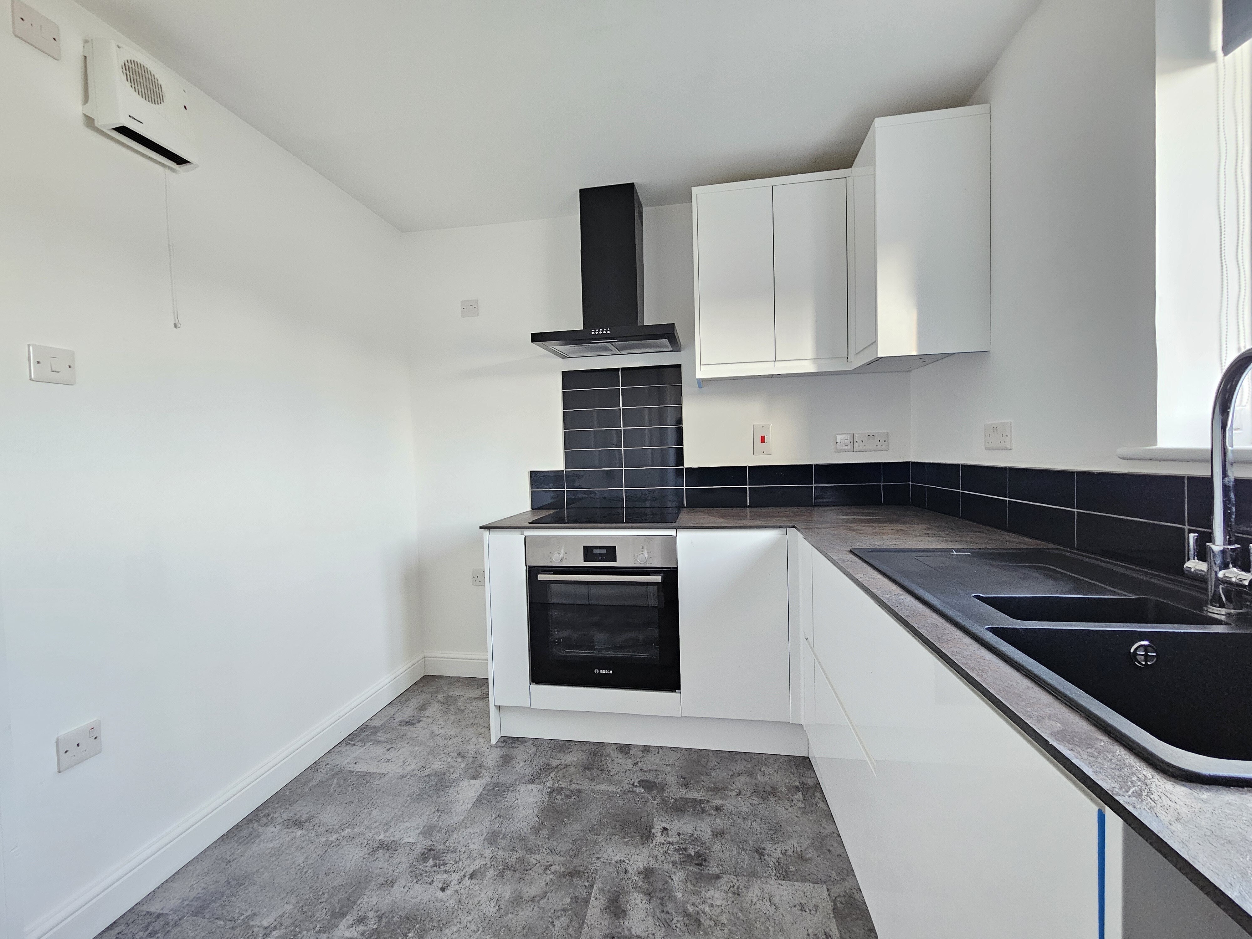 Flat Cumberland Place in Greater London