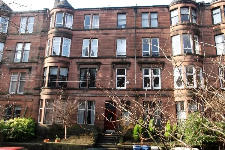 Flat Dryburgh Gardens in Glasgow