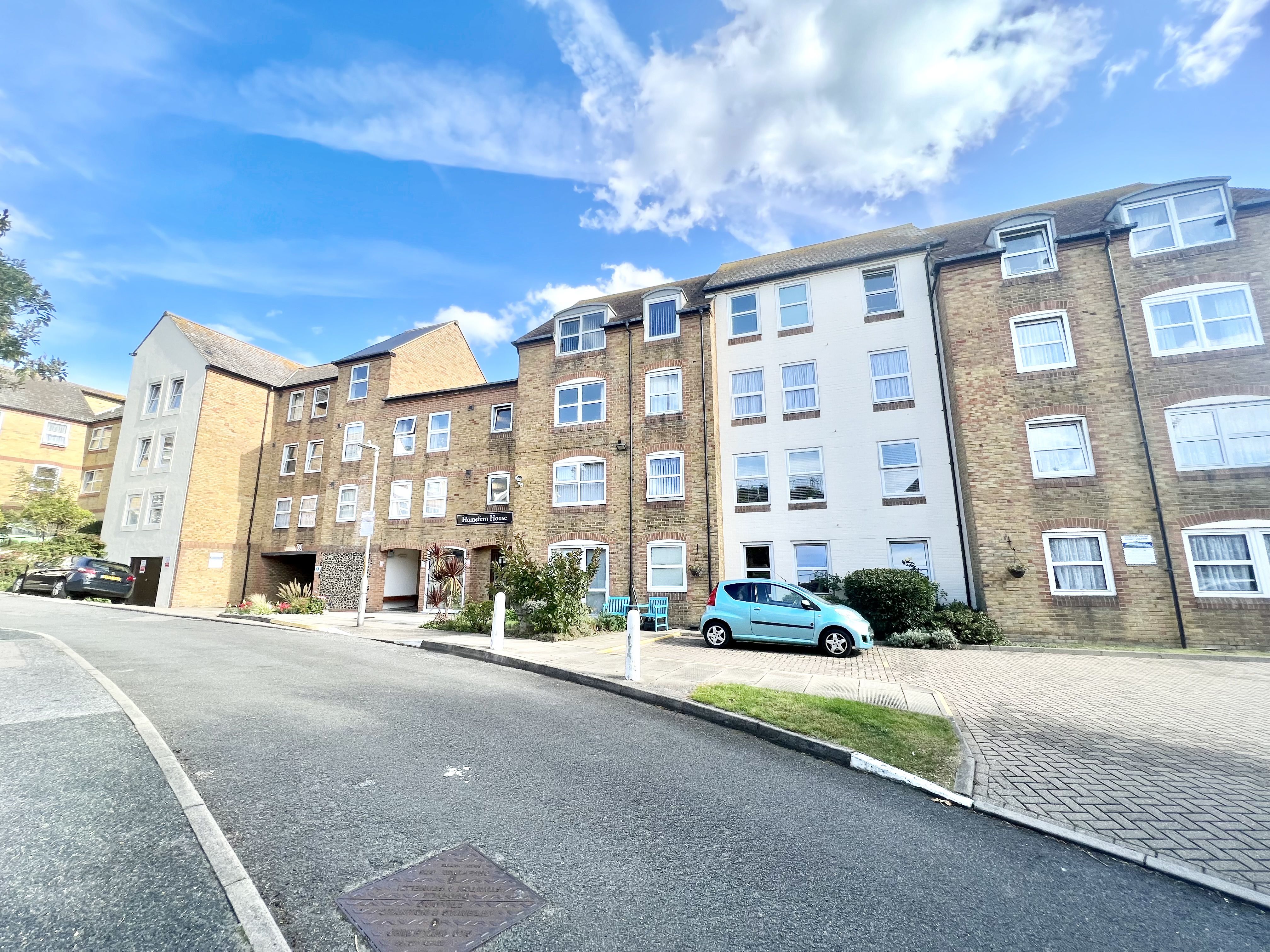 Flat Cobbs Place in Thanet