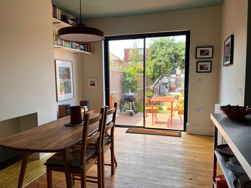Room Lyndhurst Road in Greater London