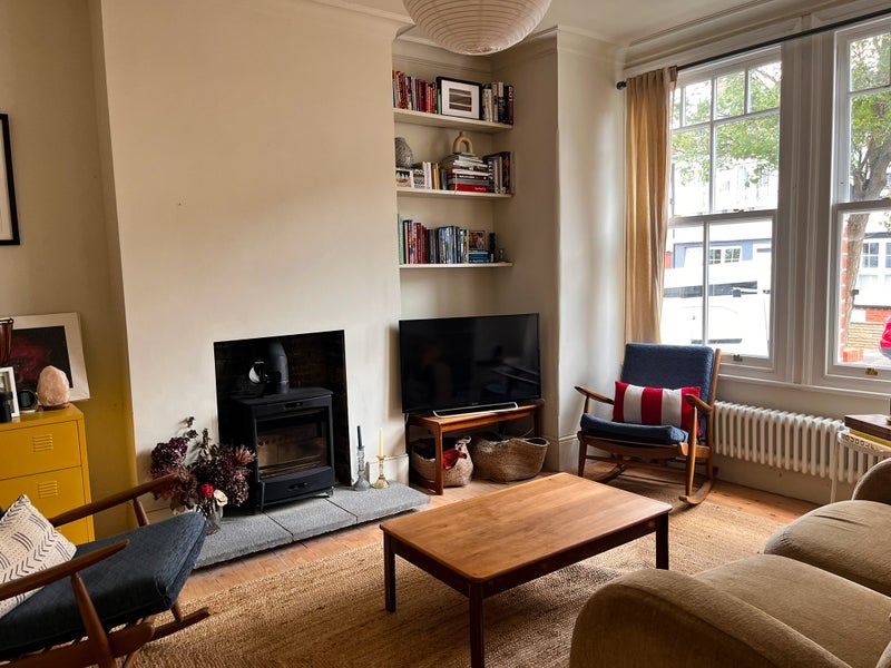 Room Lyndhurst Road in Greater London