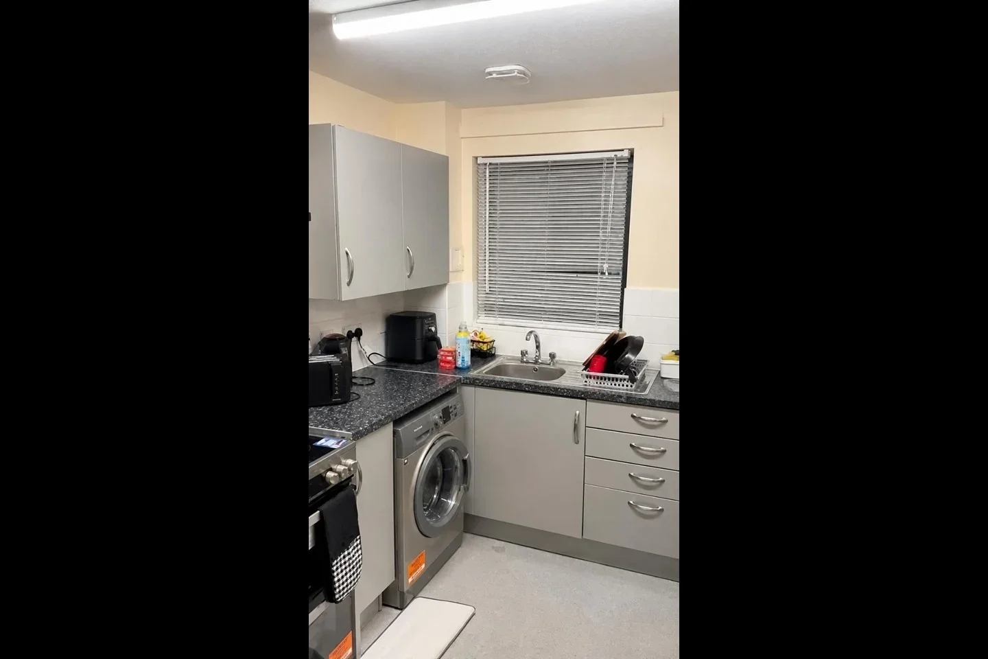 Flat Upper North Street in Greater London
