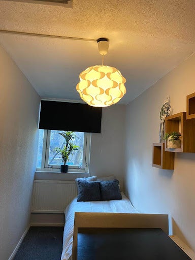 Room Chippenham Road in City of Westminster