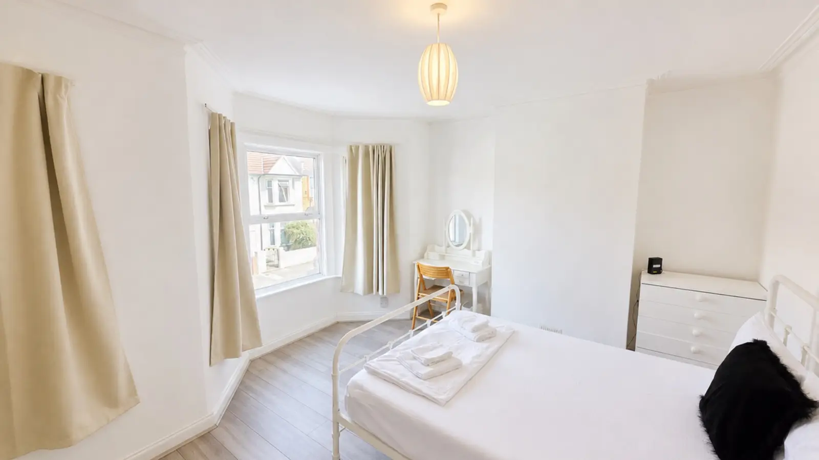 Flat Penfold Street in City of Westminster