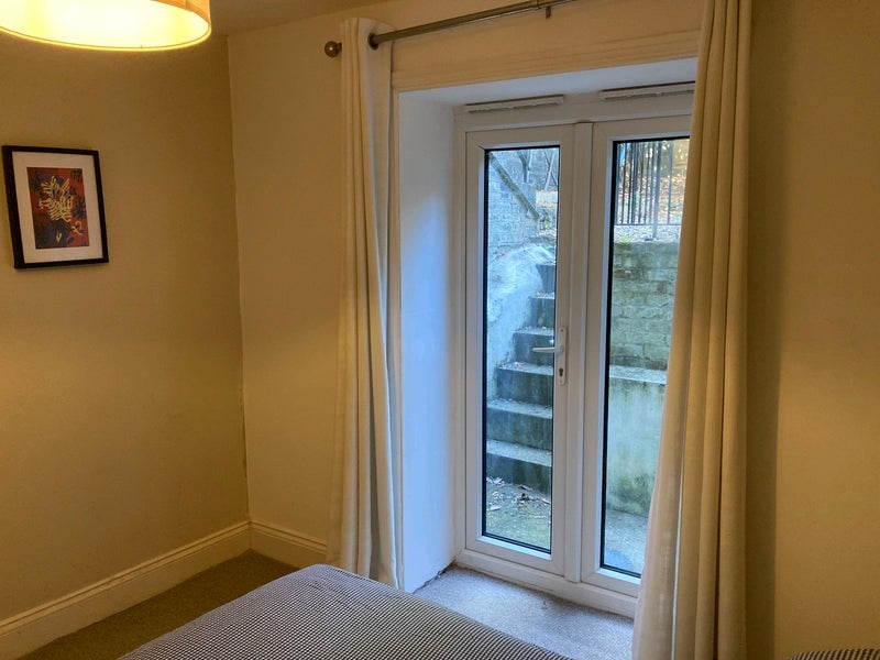 Flat Paulet Road in Greater London