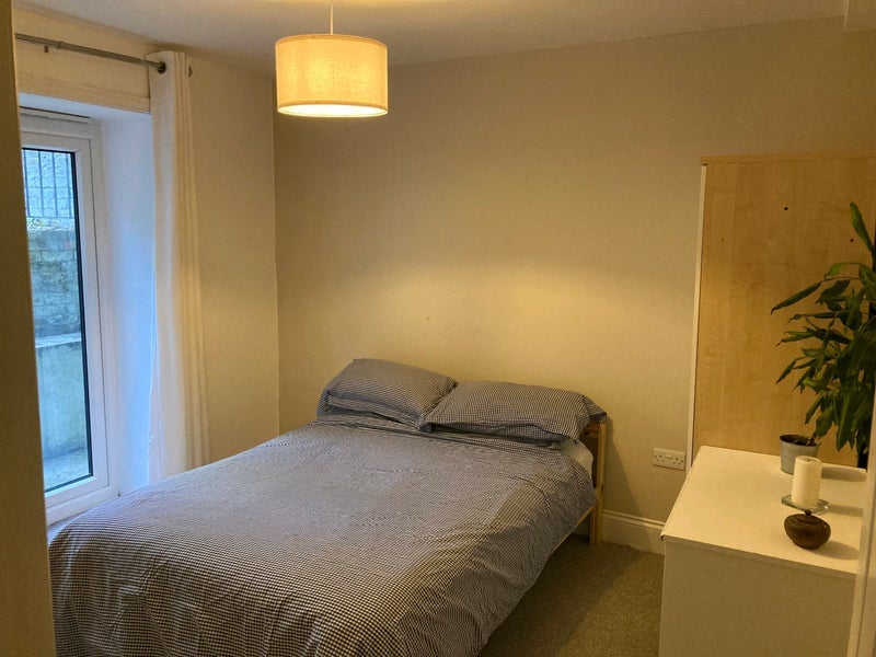 Flat Paulet Road in Greater London