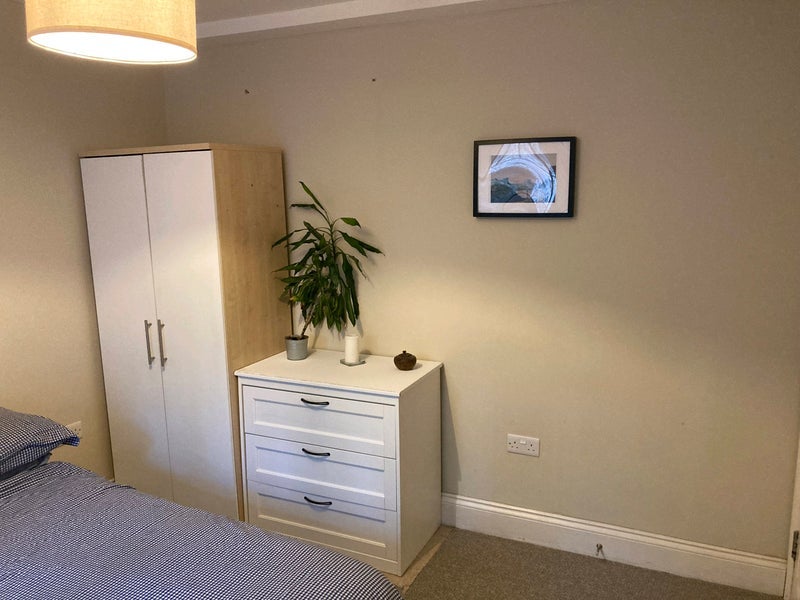 Flat Paulet Road in Greater London