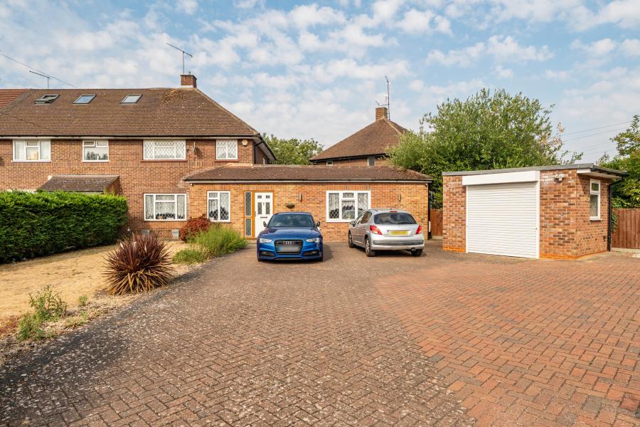 House Blumfield Crescent in Slough