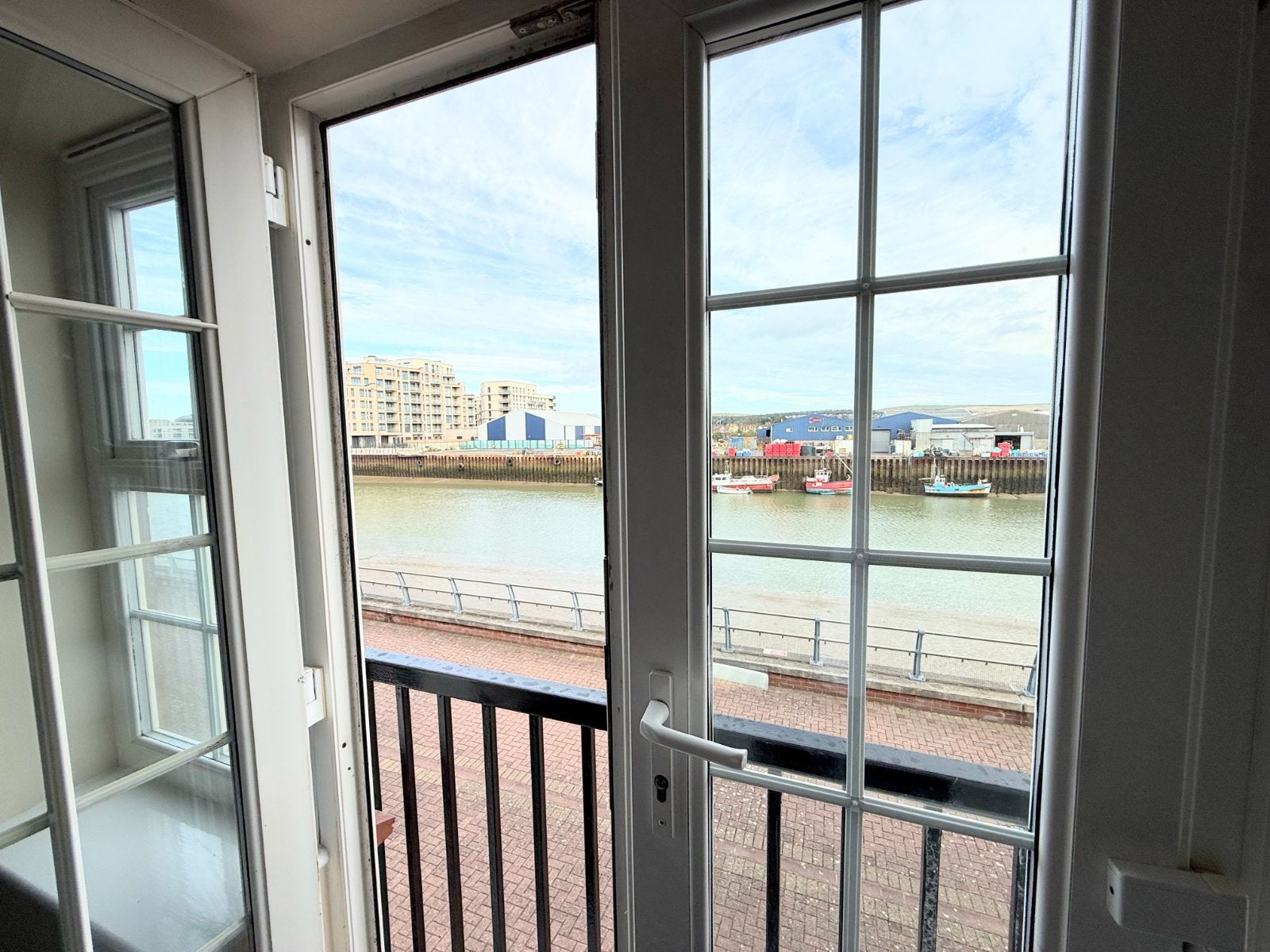 House Anchor Close in Adur