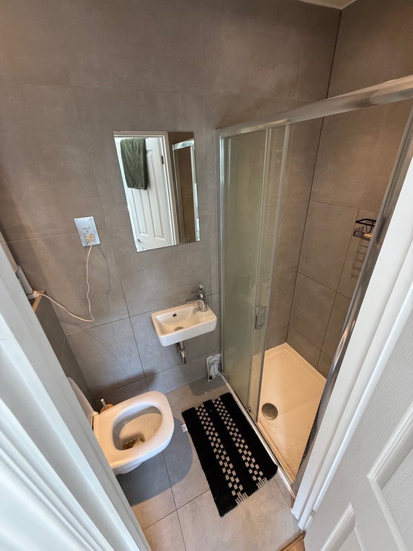 Room Lewisham Way in Greater London