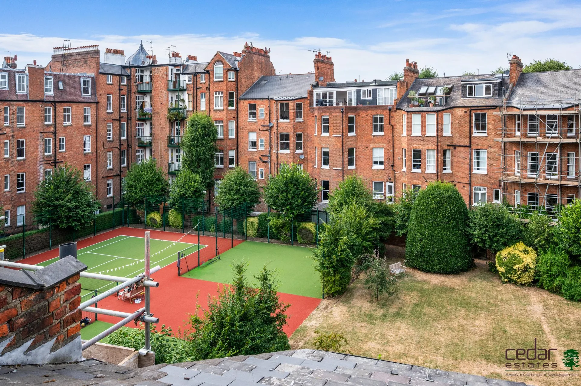 Flat Canfield Gardens in Greater London