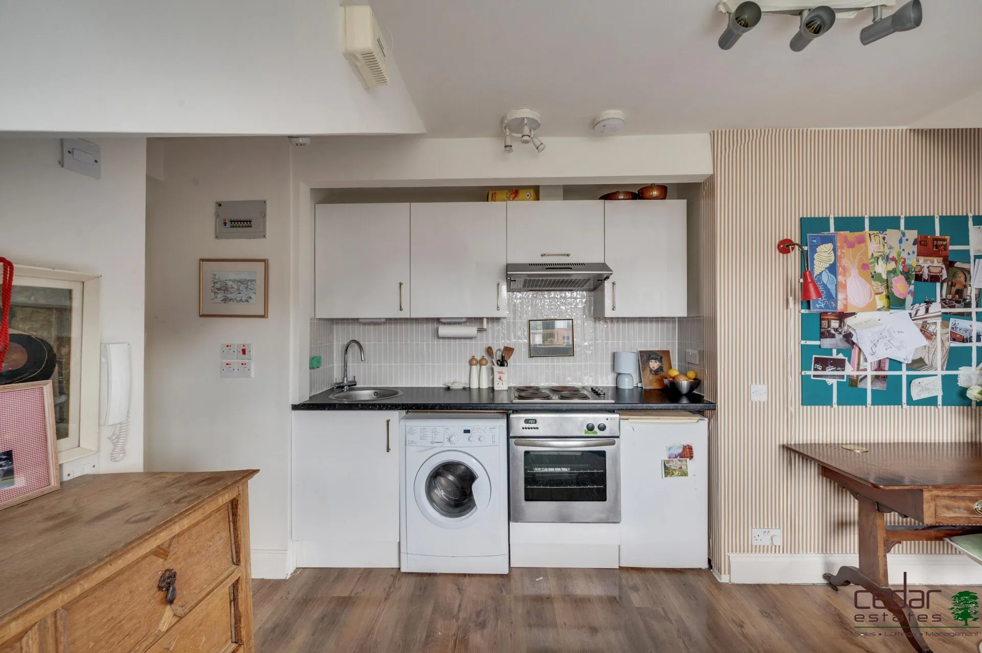 Flat Canfield Gardens in Greater London