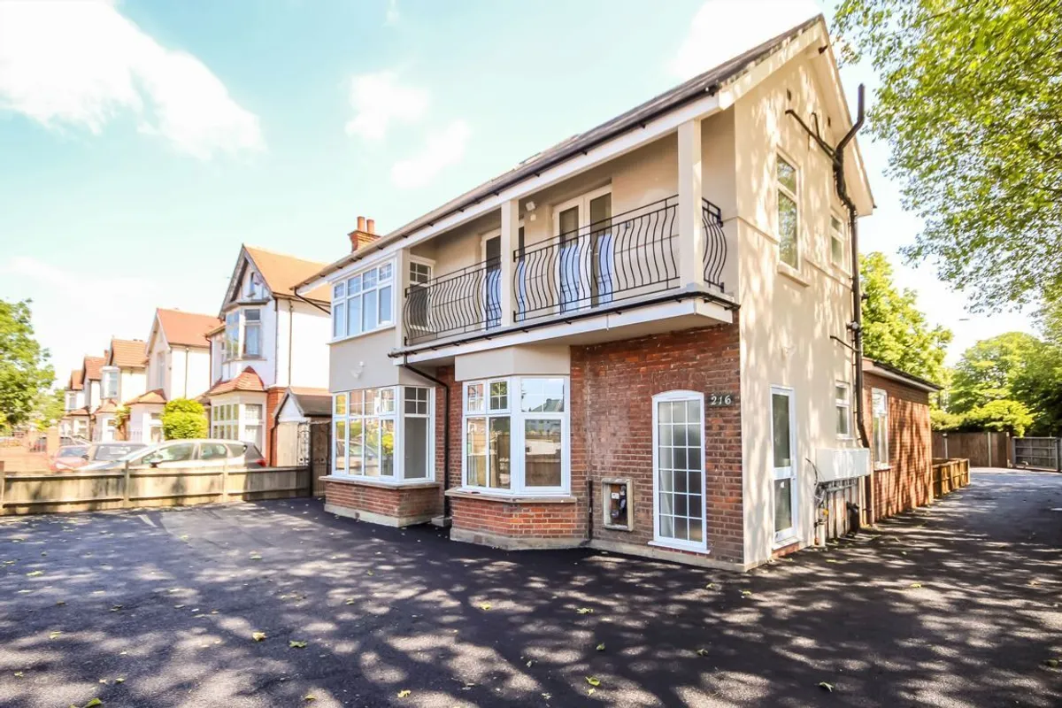 House Chertsey Road in Greater London
