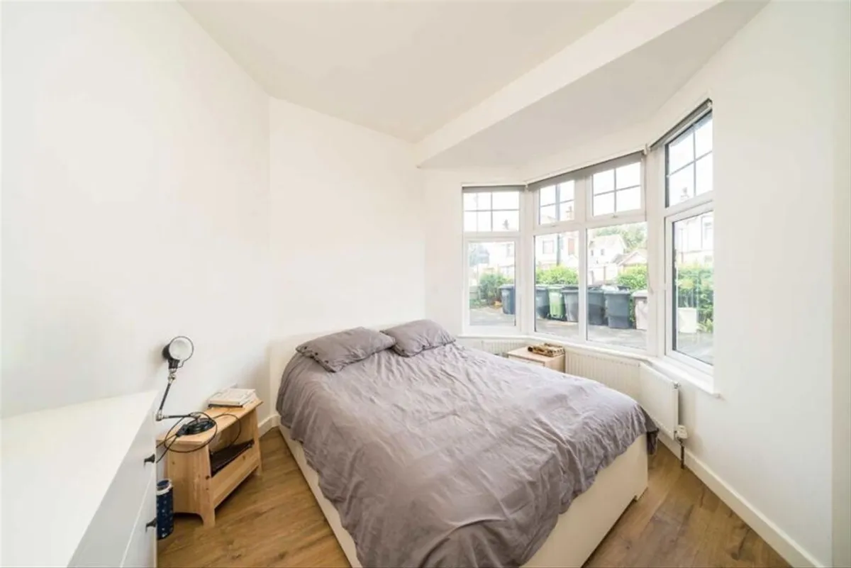 Flat Chertsey Road in Greater London