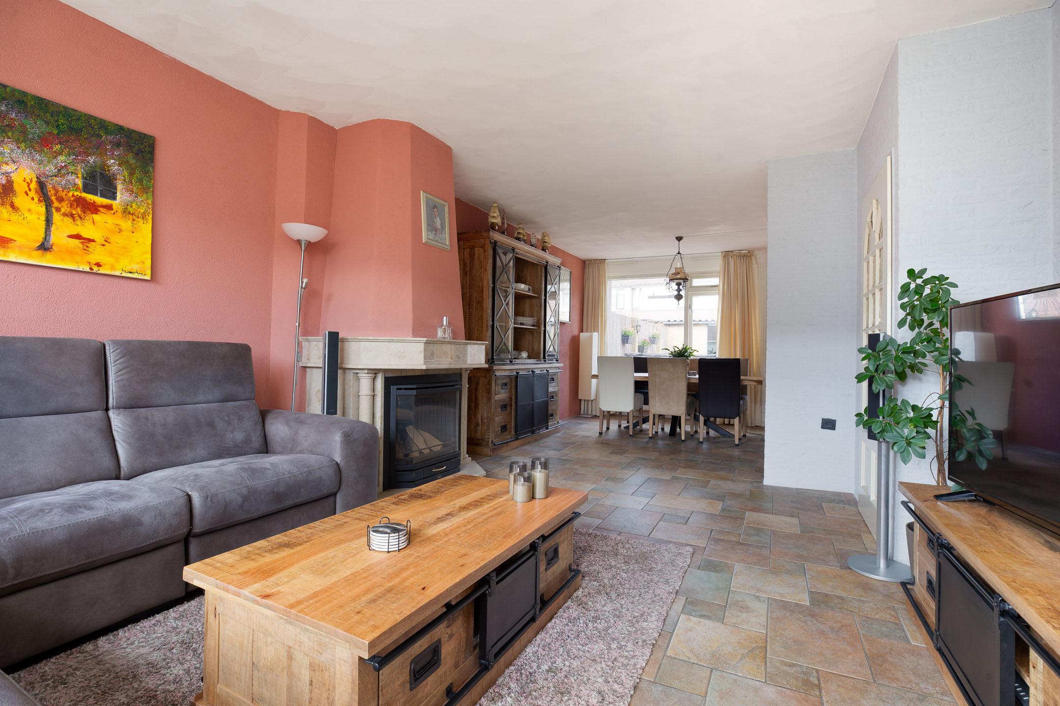 Tussenwoning te koop: Brahmspark 13, Waalwijk