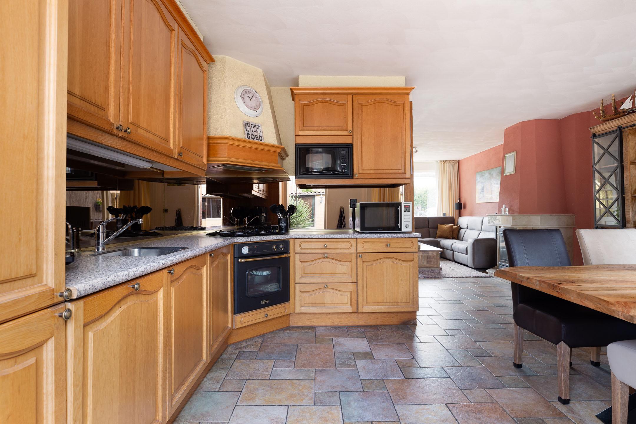 Tussenwoning te koop: Brahmspark 13, Waalwijk
