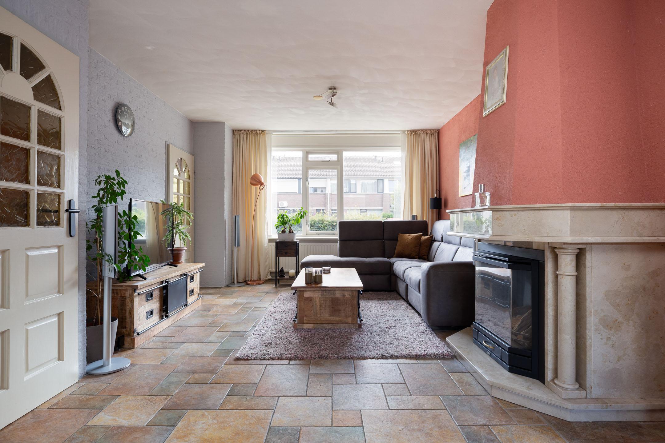 Tussenwoning te koop: Brahmspark 13, Waalwijk