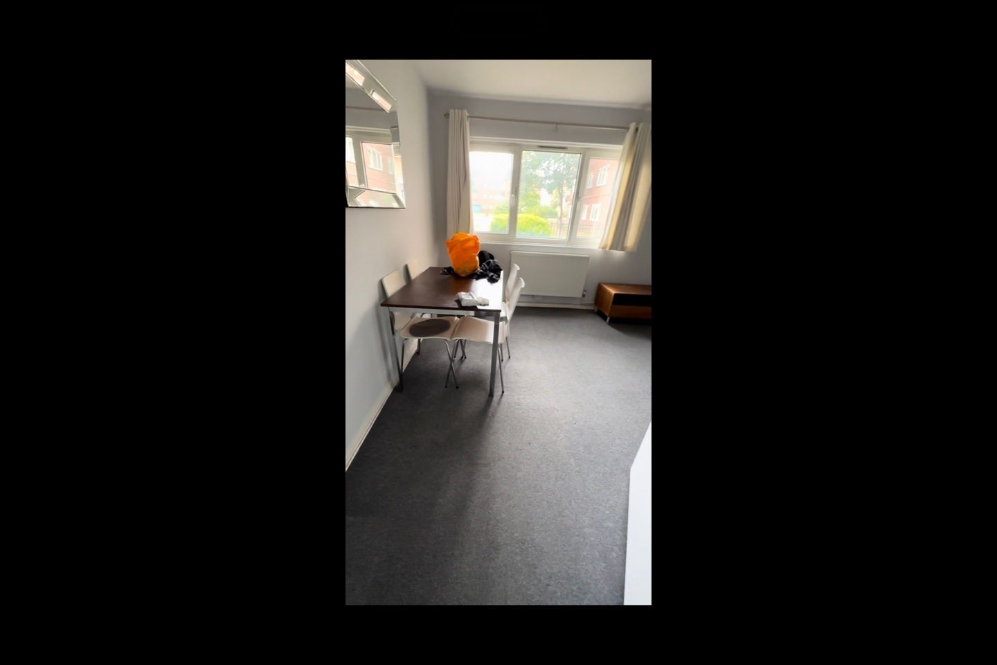 Flat Binfield Road in Greater London