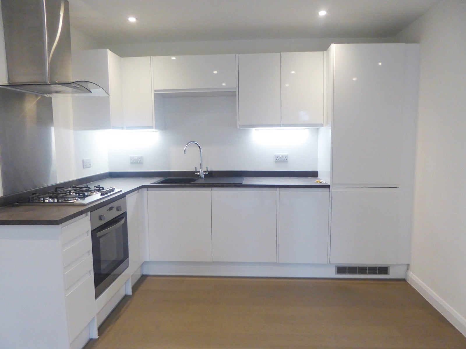 Flat Westcote Road in Reading