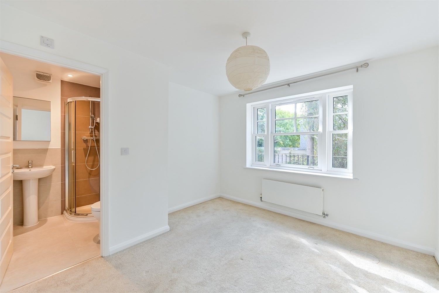 Flat Westcote Road in Reading