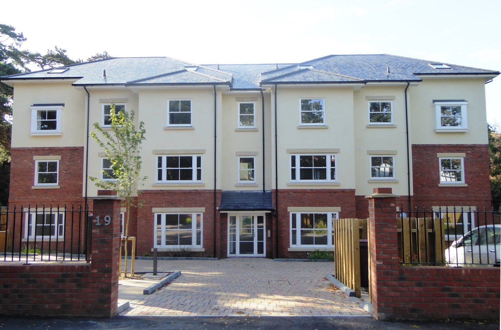 Flat Westcote Road in Reading