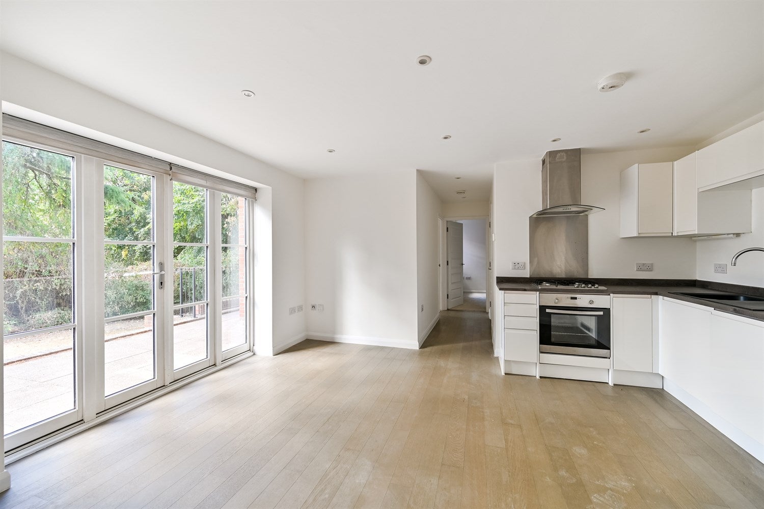 Flat Westcote Road in Reading