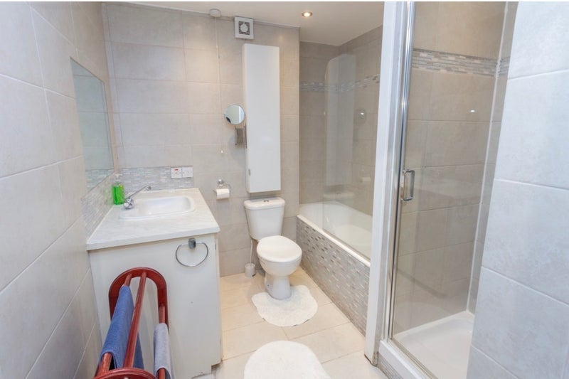 Room Stebondale Street in Greater London