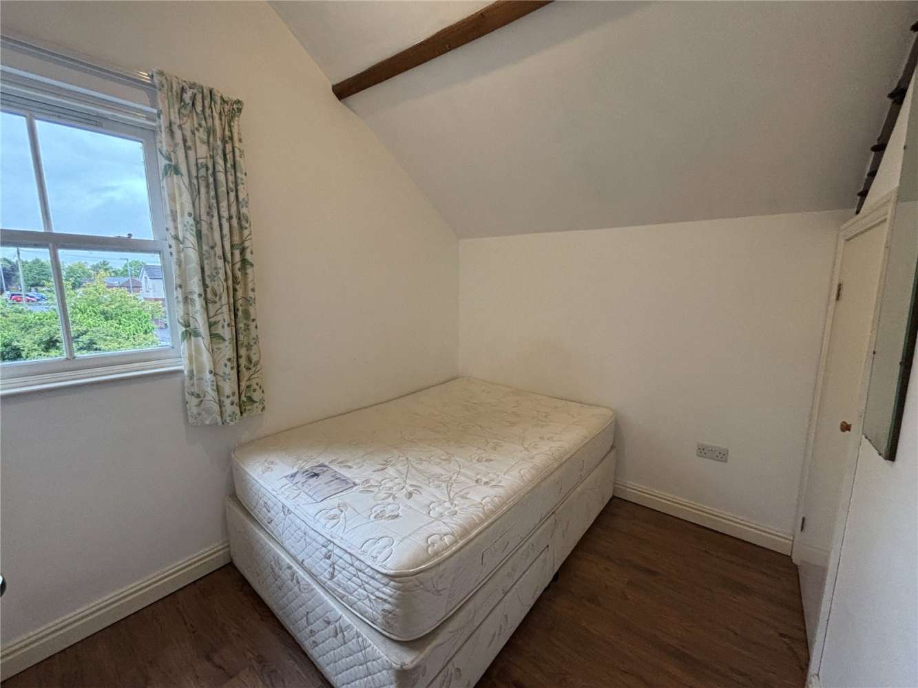 Flat Orchard Lane in Houghton