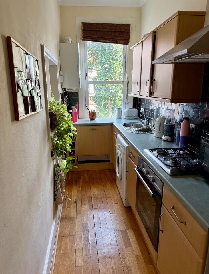 Flat Tregothnan Road in Greater London