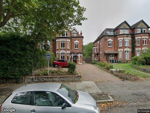Flat Great North Road in Greater London
