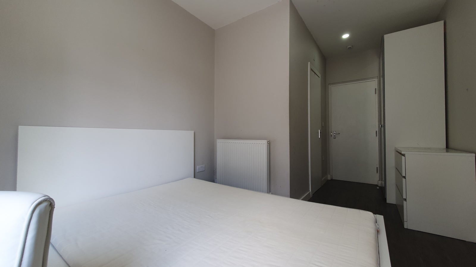 Room Castle Lane in Cardiff