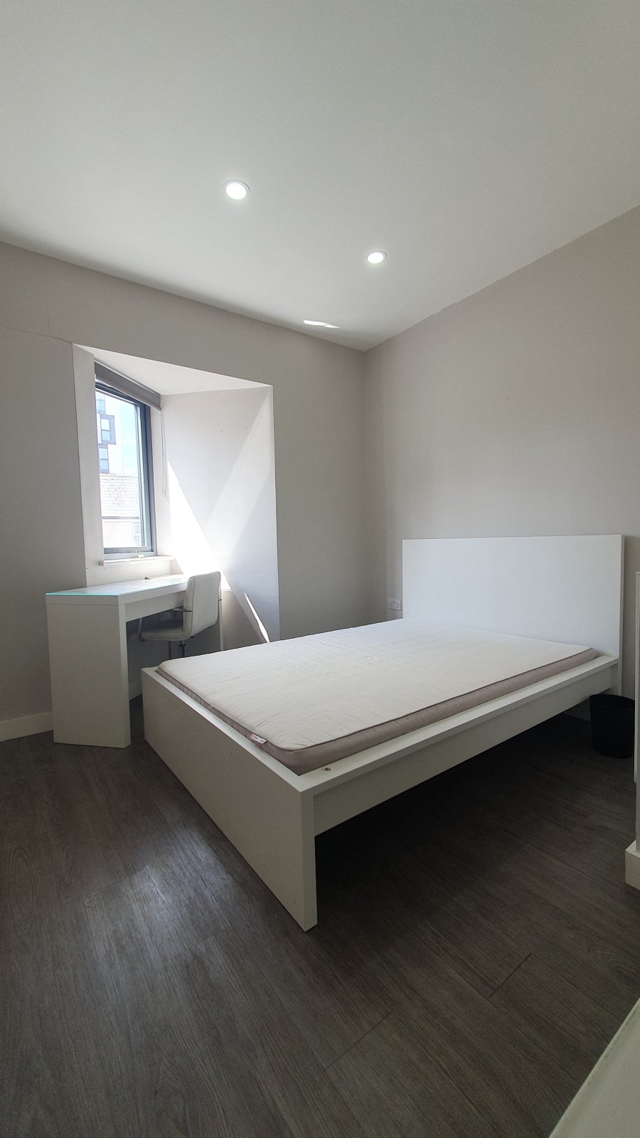 Room Castle Lane in Cardiff