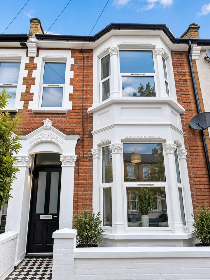 Flat Liddington Road in Greater London