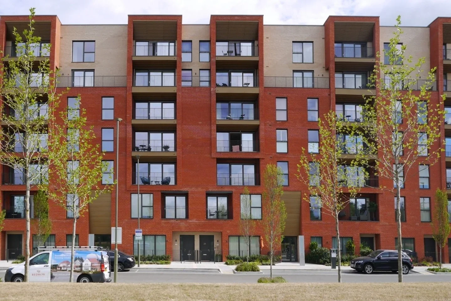 Flat Lismore Boulevard in Greater London